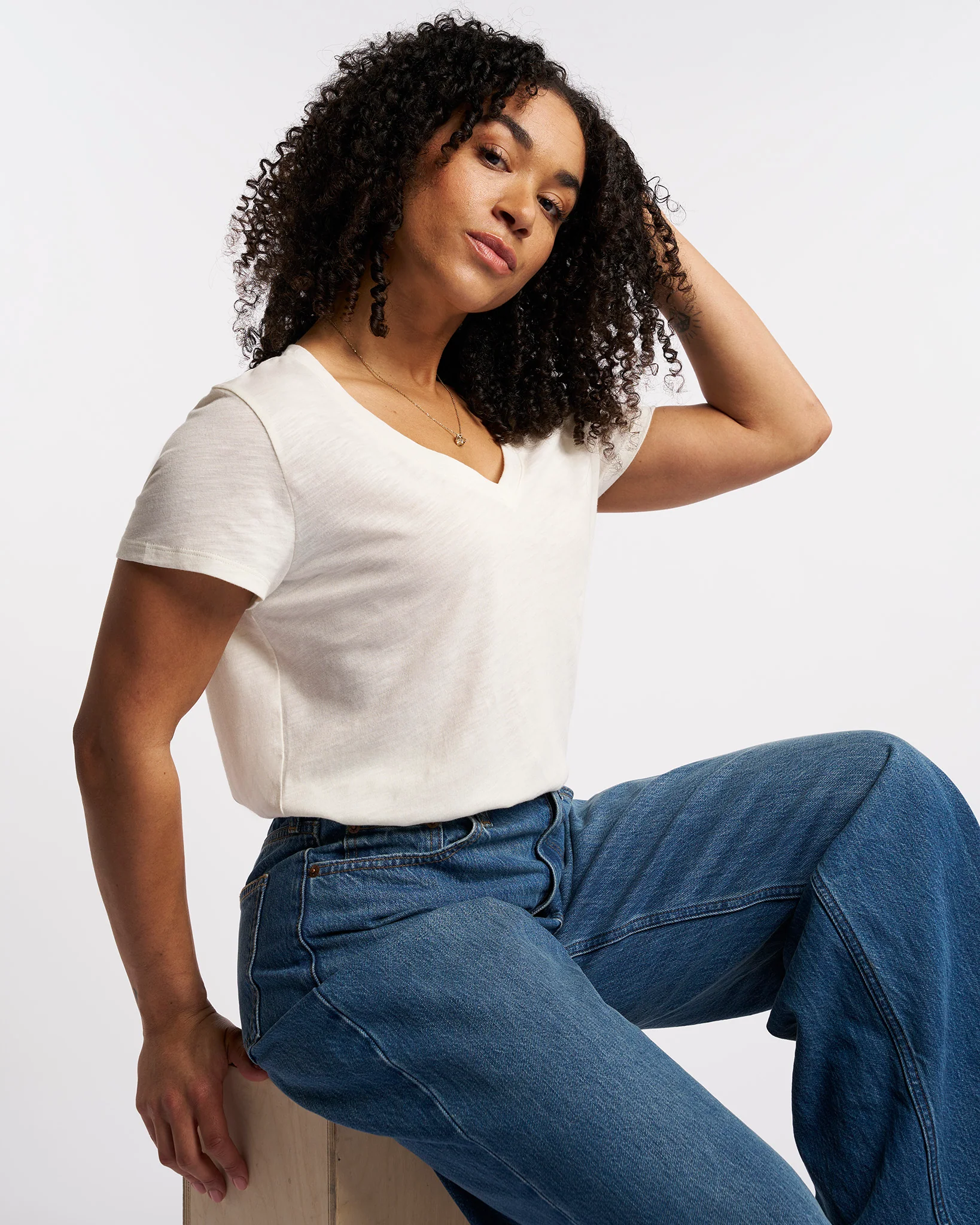 Short Sleeve Slub V-Neck T-Shirt - Image 2